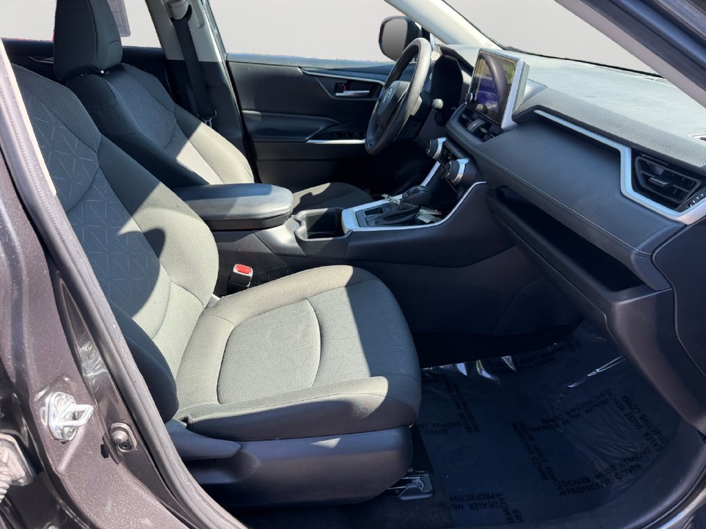 Used 2024 Toyota RAV4 XLE AWD/4WD image 12