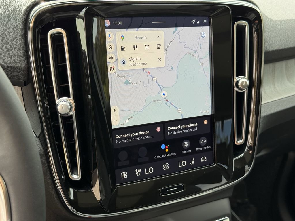 New 2026 Volvo XC40 B5 Core w/ Climate Package image 21