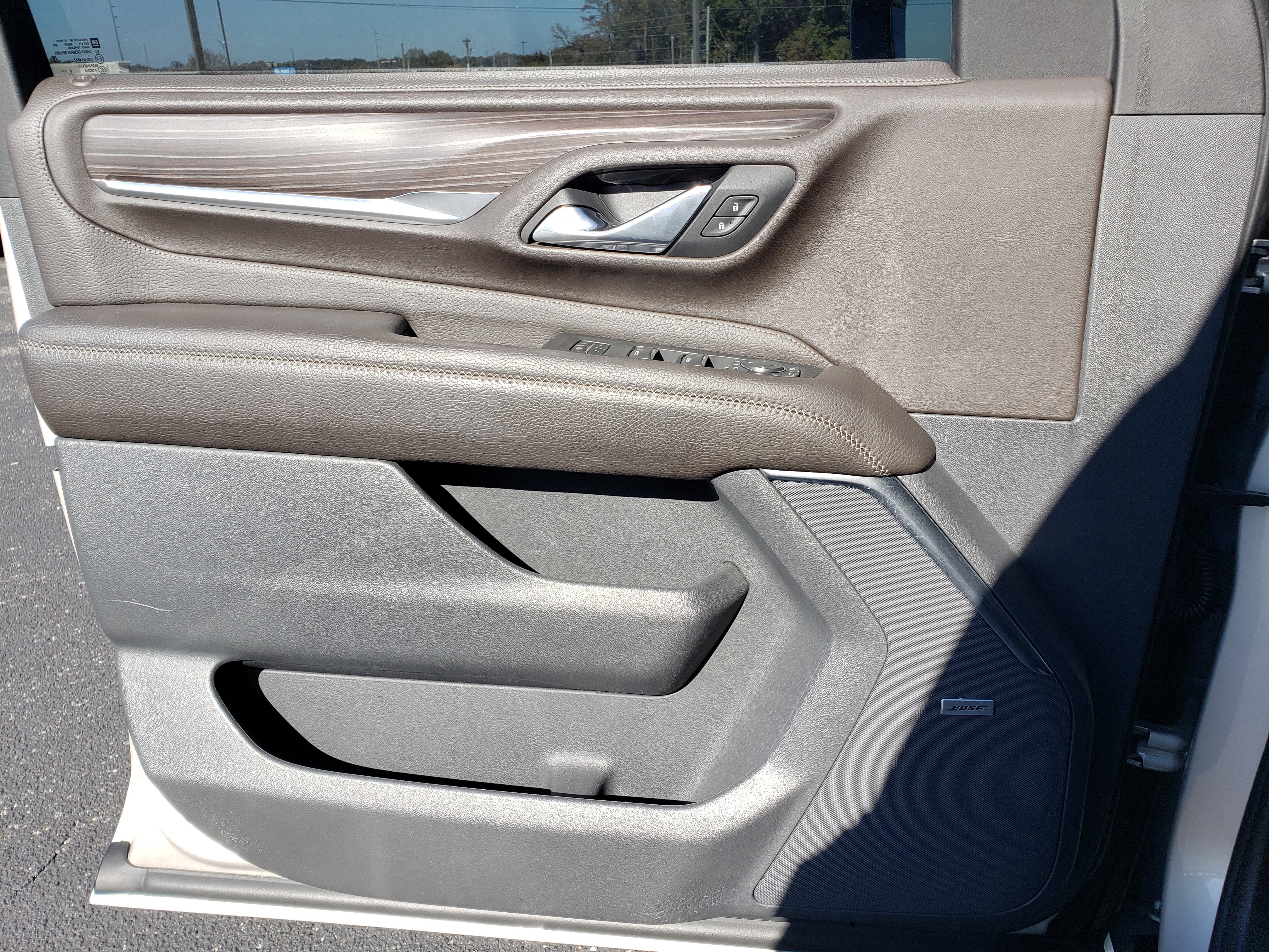 Used 2021 GMC Yukon Denali w/ Denali Premium Package image 12