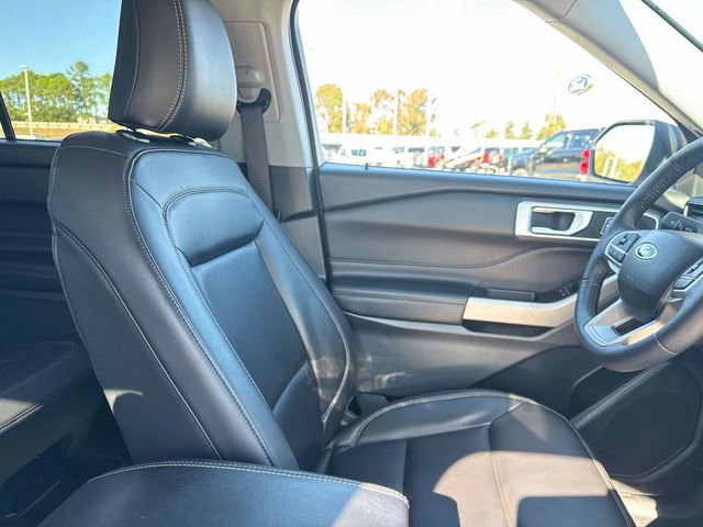Used 2023 Ford Explorer XLT w/ Equipment Group 202A image 14