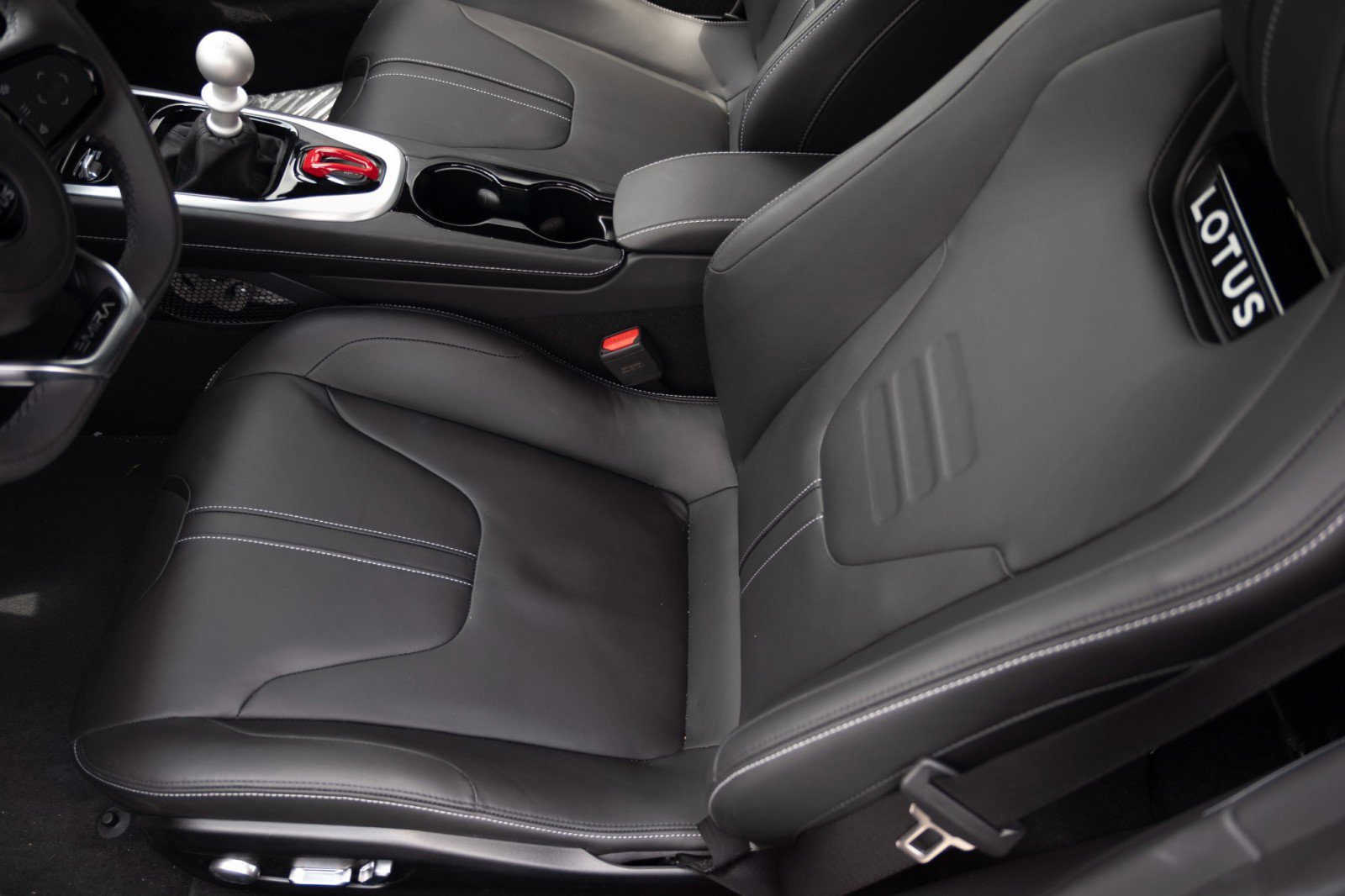 Used 2025 Lotus Emira RWD image 7