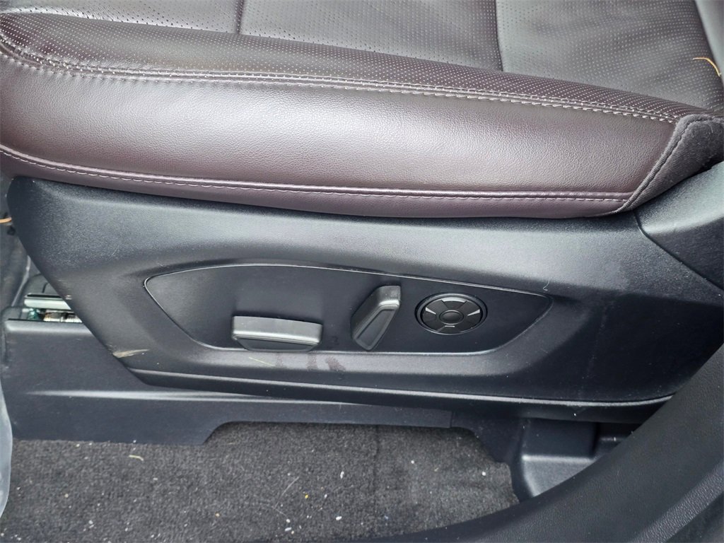 Used 2025 Ford Explorer Platinum image 25