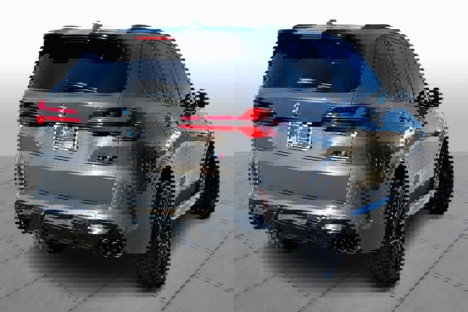 Certified 2024 BMW X5 M Competition w/ Executive Package image 13