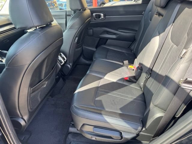 Used 2025 Kia Sorento S FWD image 12
