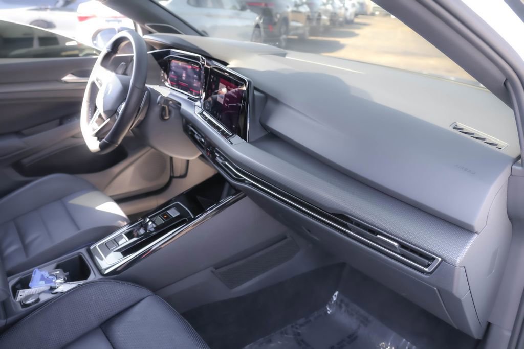 Certified 2024 Volkswagen Golf R image 30