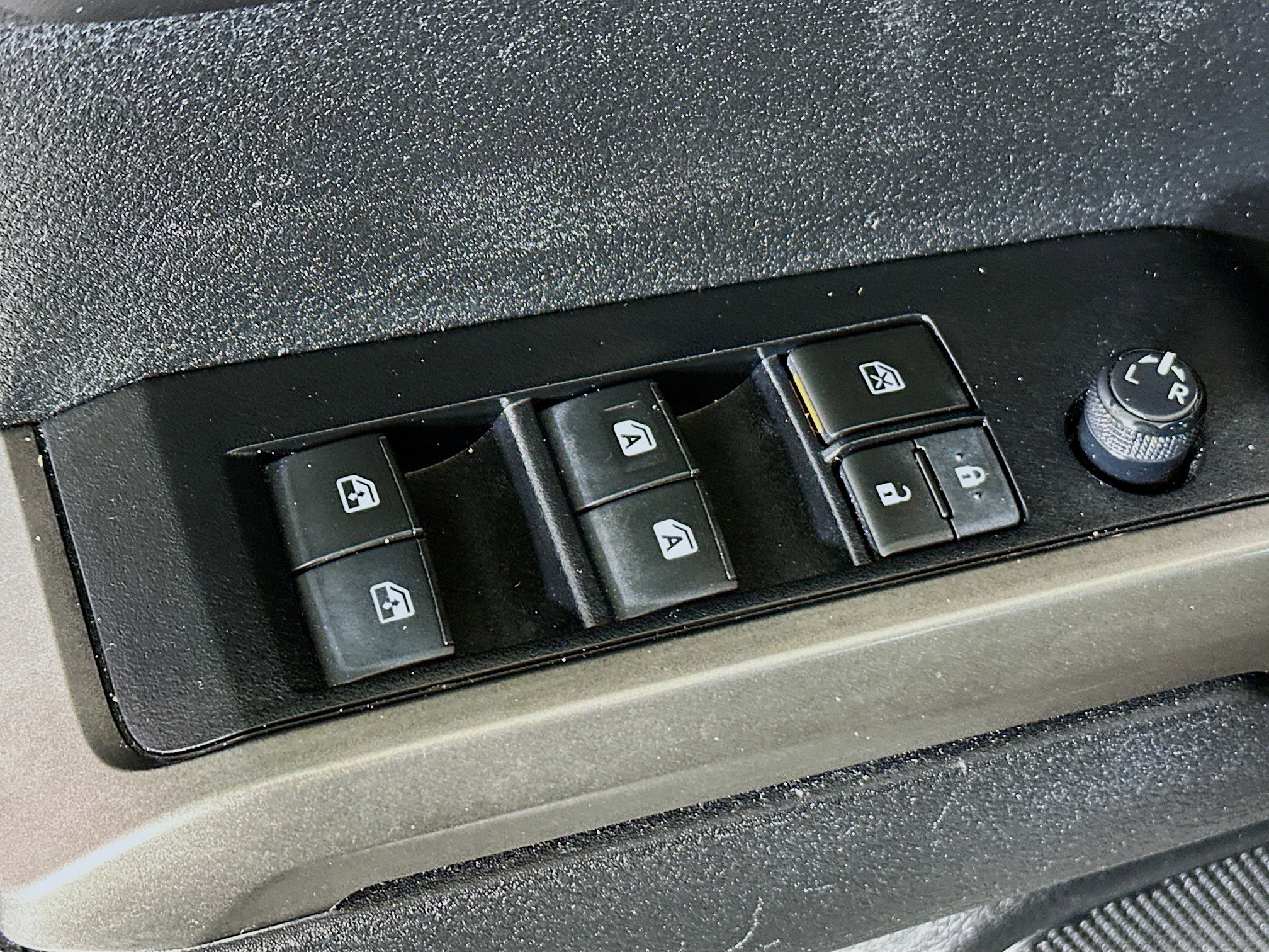 Used 2023 Toyota Tacoma SR5 w/ Technology Package AWD/4WD image 14