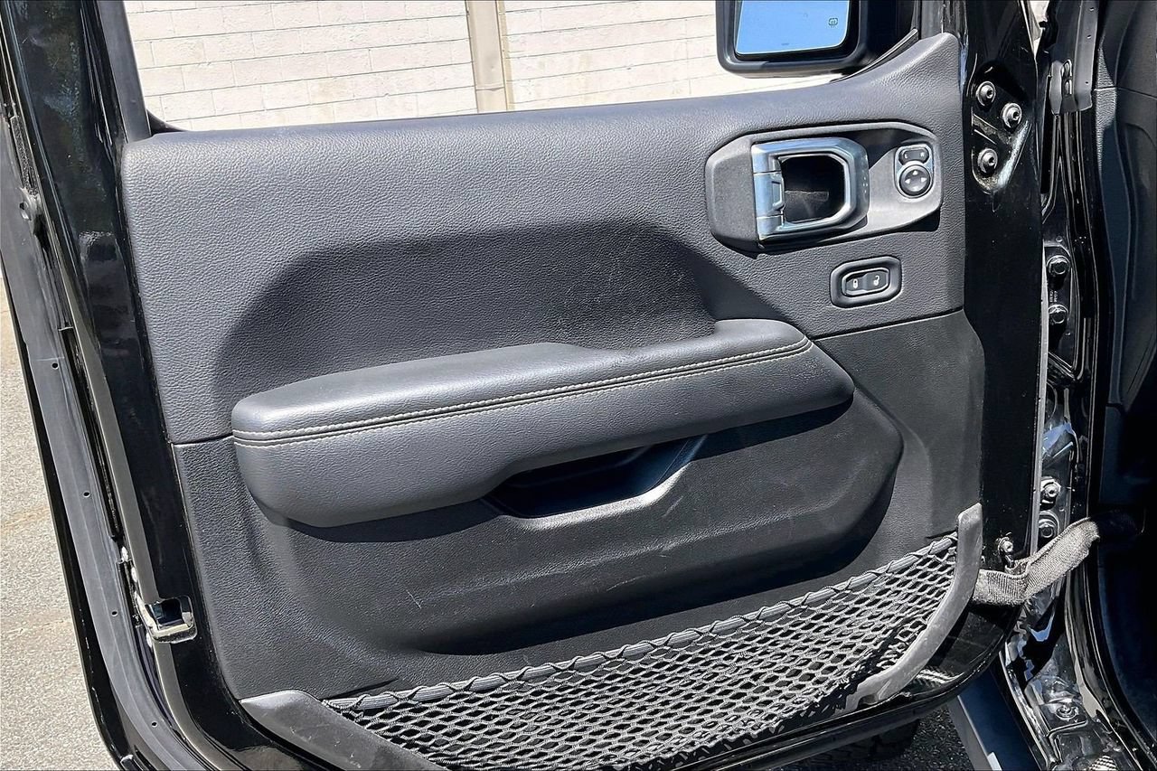 Used 2023 Jeep Gladiator Overland AWD/4WD image 27
