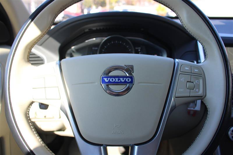 Used 2015 Volvo XC60 T6 w/ Proximity Package AWD/4WD image 12