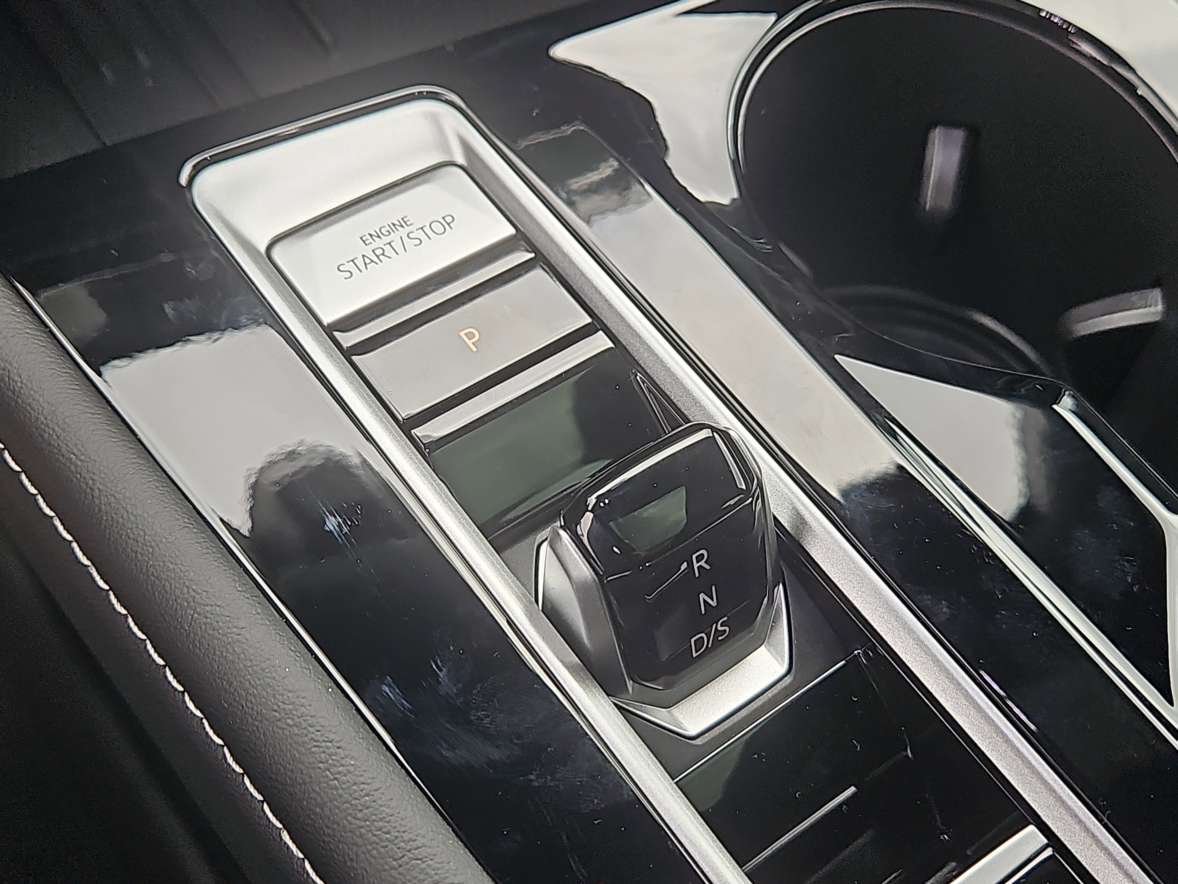 New 2026 Volkswagen Atlas Cross Sport SEL Premium R-Line image 19