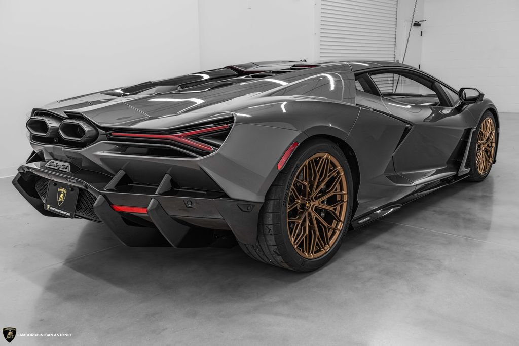 Used 2026 Lamborghini Revuelto AWD/4WD image 21