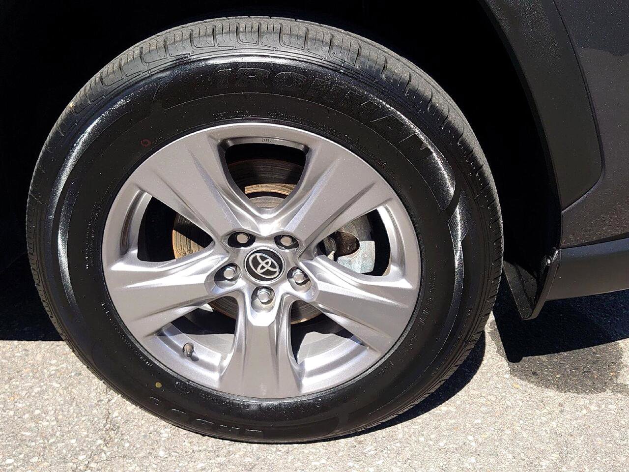 Used 2023 Toyota RAV4 XLE image 10