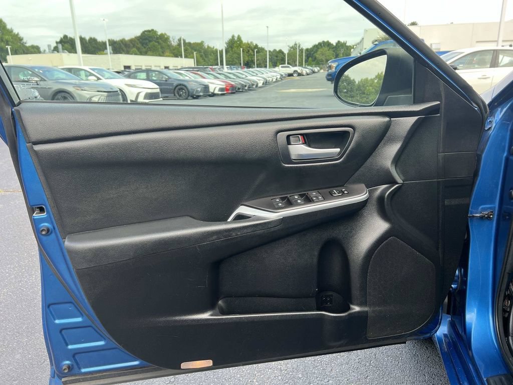 Used 2016 Toyota Camry SE FWD image 17
