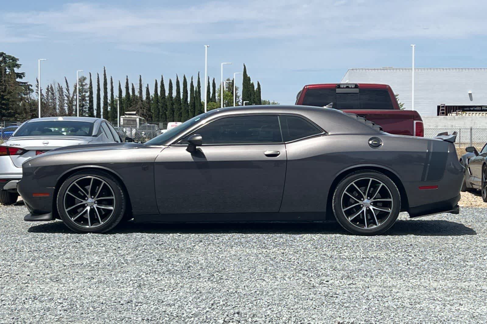Used 2016 Dodge Challenger R/T Scat Pack w/ Leather Interior Group RWD image 6