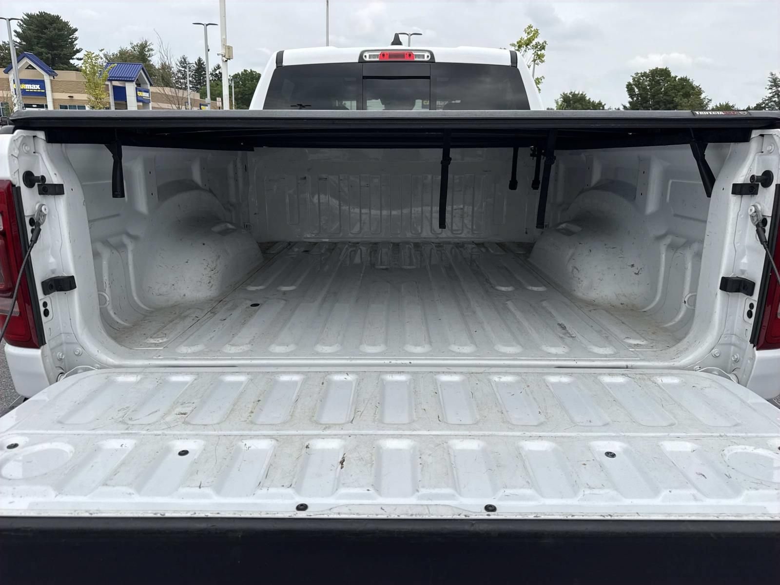 Used 2022 RAM 1500 Laramie AWD/4WD image 27