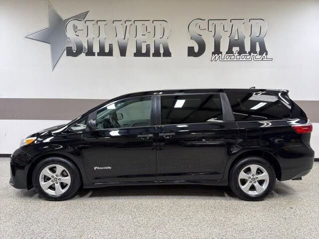 Used 2020 Toyota Sienna L FWD image 5