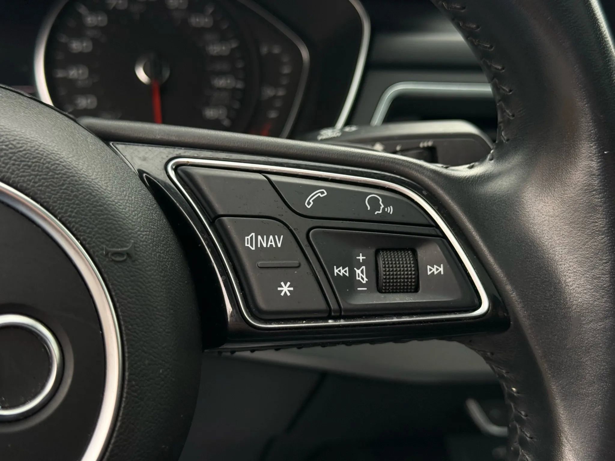 Used 2018 Audi A4 2.0T Ultra Premium Plus w/ Premium Plus Package image 35