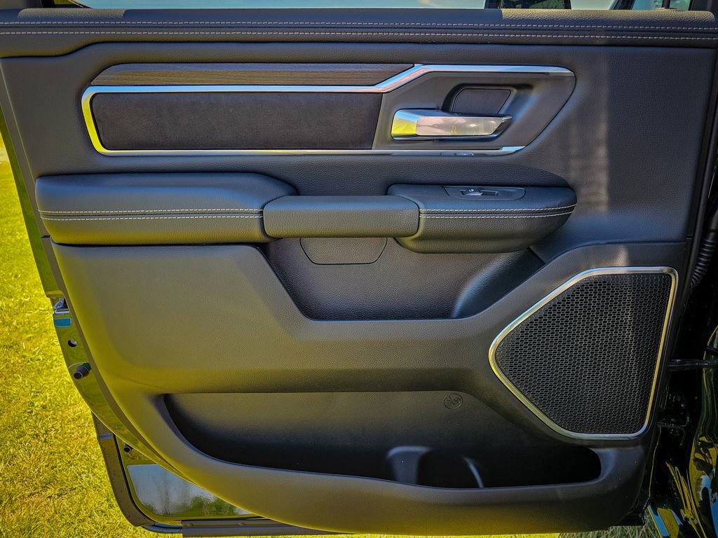 New 2026 RAM 1500 Laramie AWD/4WD image 36