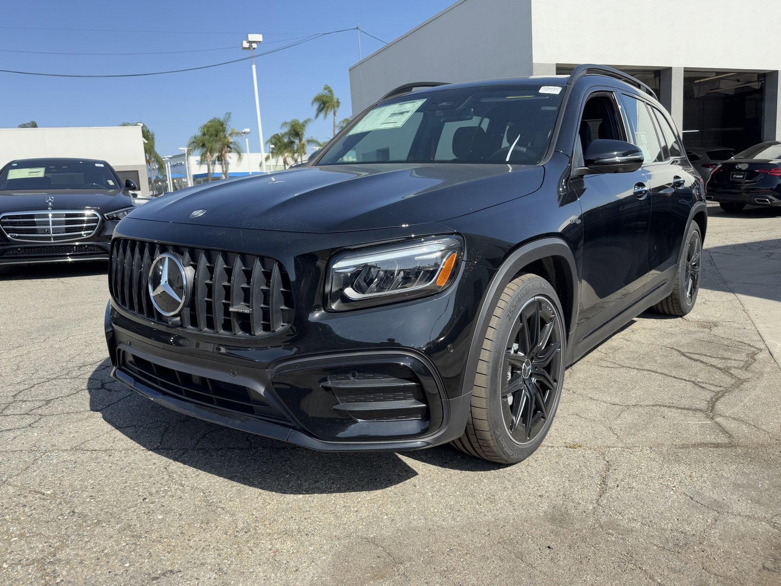 New 2025 Mercedes-Benz GLB 35 AMG 4MATIC image 6