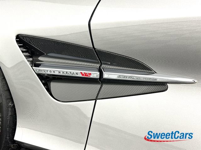 Used 2025 Aston Martin Vanquish RWD image 47
