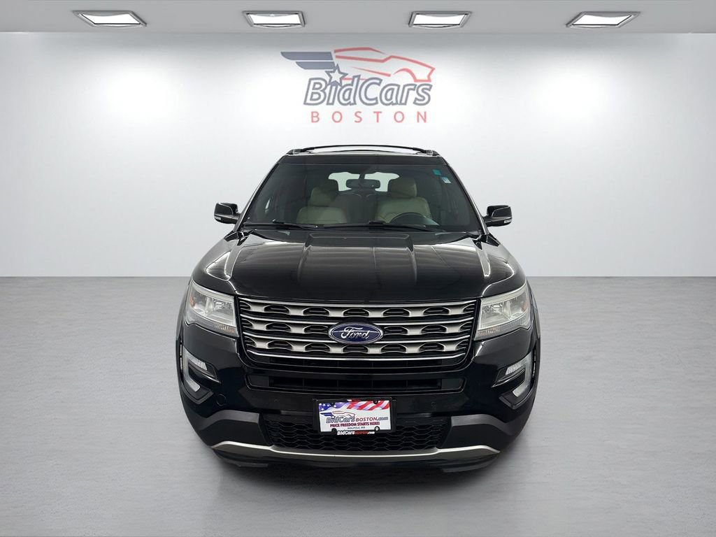 Used 2016 Ford Explorer XLT w/ Equipment Group 202A image 2