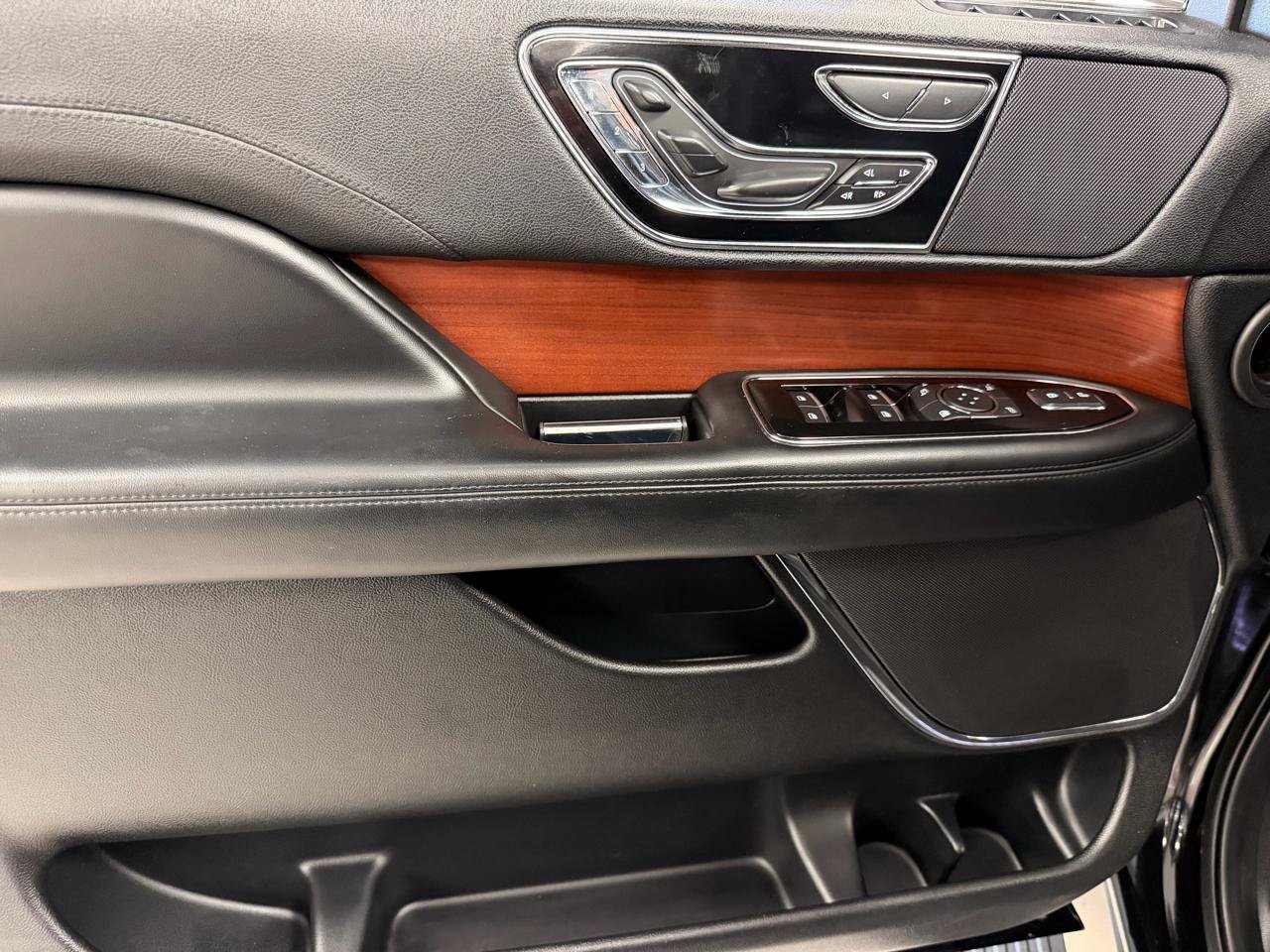 Used 2020 Lincoln Navigator Reserve AWD/4WD image 12