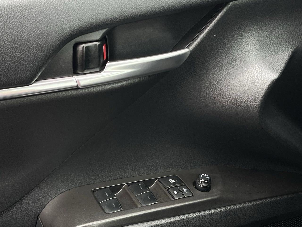 Used 2024 Toyota Camry SE FWD image 21