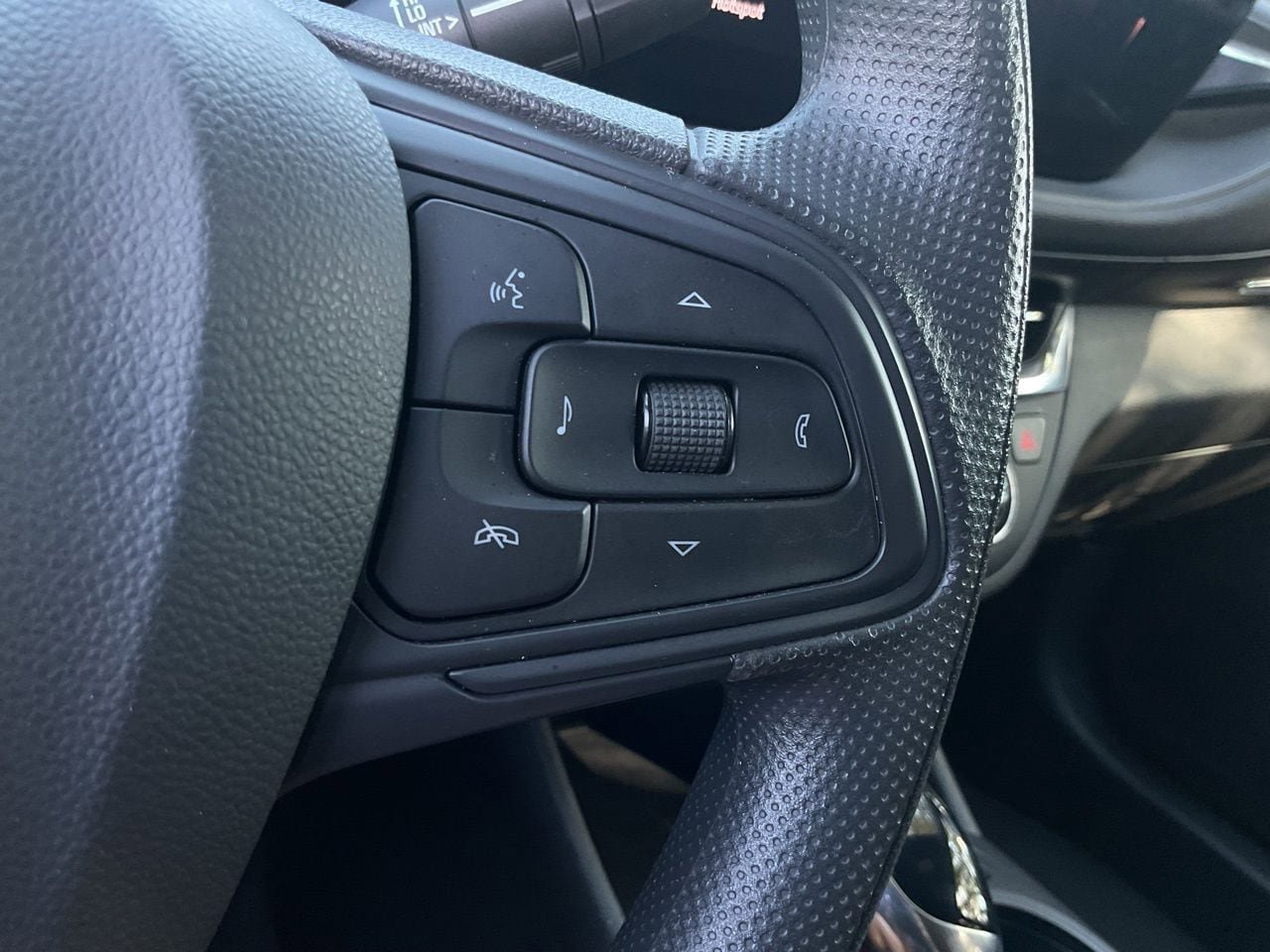 Used 2025 Buick Envista Sport Touring FWD image 26