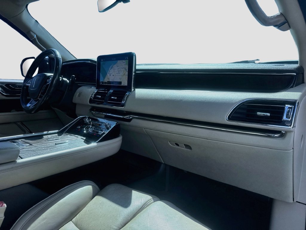 Used 2018 Lincoln Navigator Select AWD/4WD image 33
