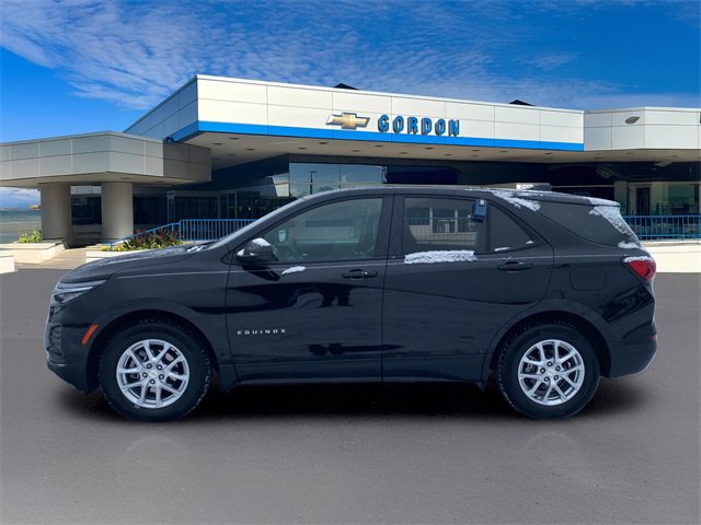 Used 2024 Chevrolet Equinox LS w/ LS Convenience Package image 3
