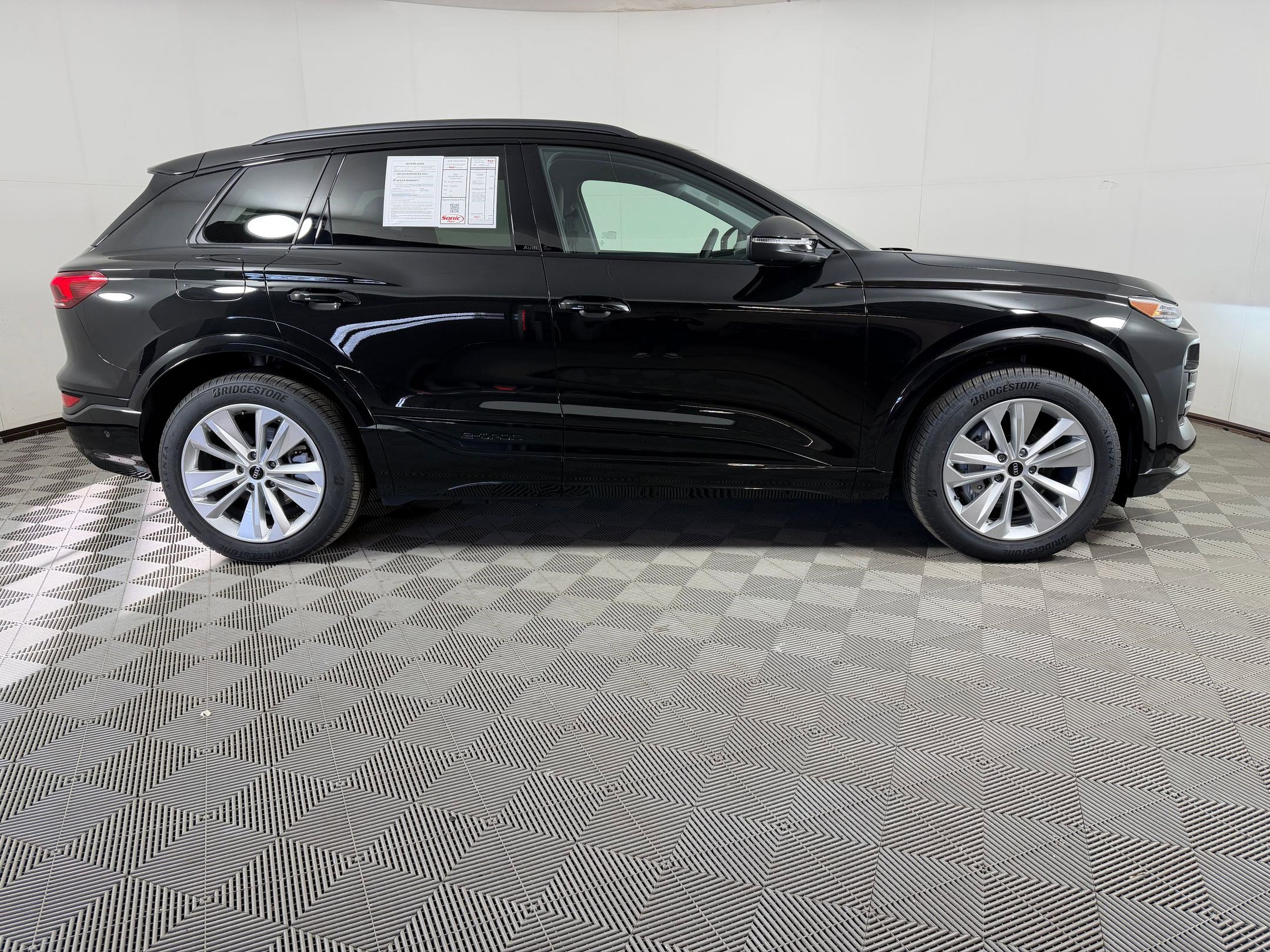 Used 2025 Audi Q6 e-tron Premium Plus w/ Premium Plus RWD image 8