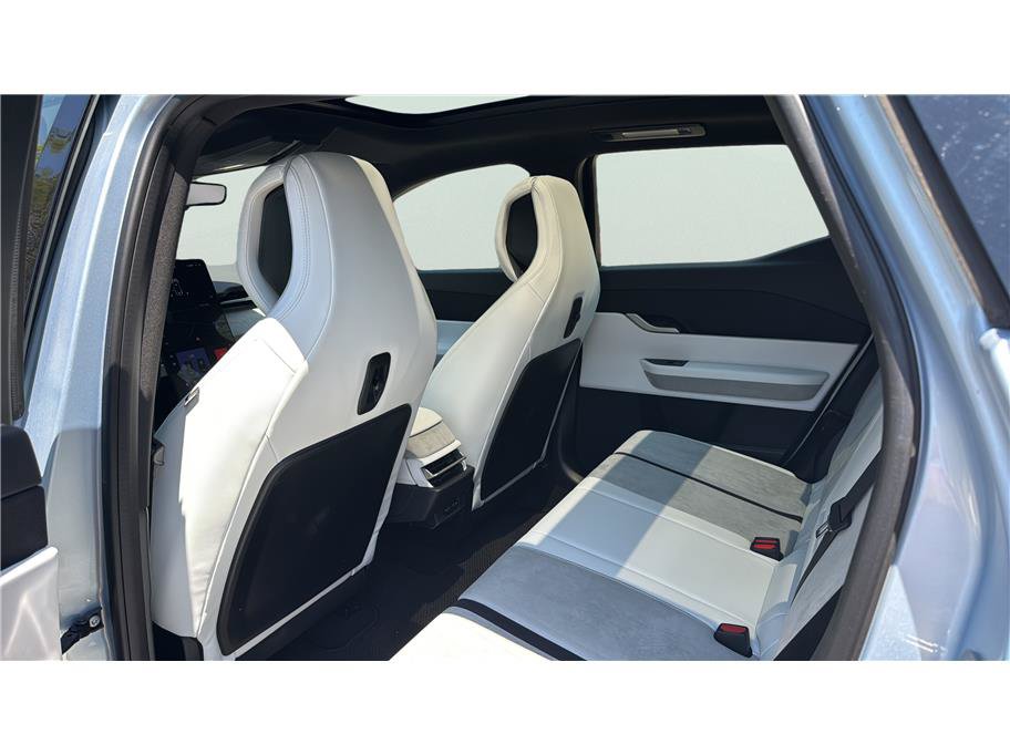 Used 2023 Fisker Ocean Ultra AWD/4WD image 13