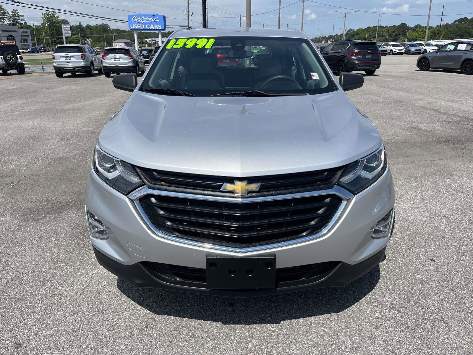 Used 2020 Chevrolet Equinox LS FWD image 2
