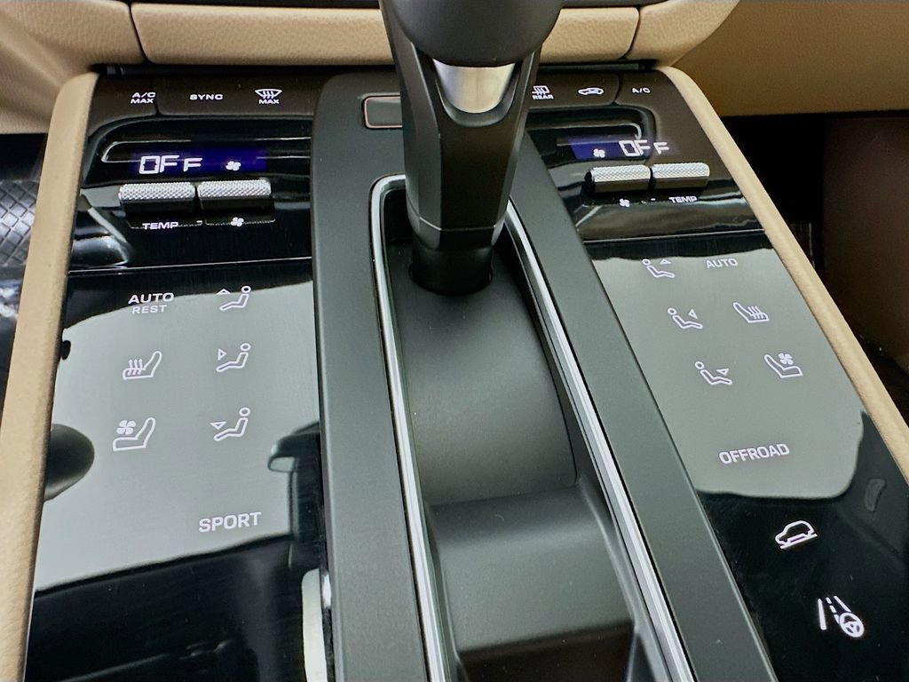 Certified 2026 Porsche Macan image 23