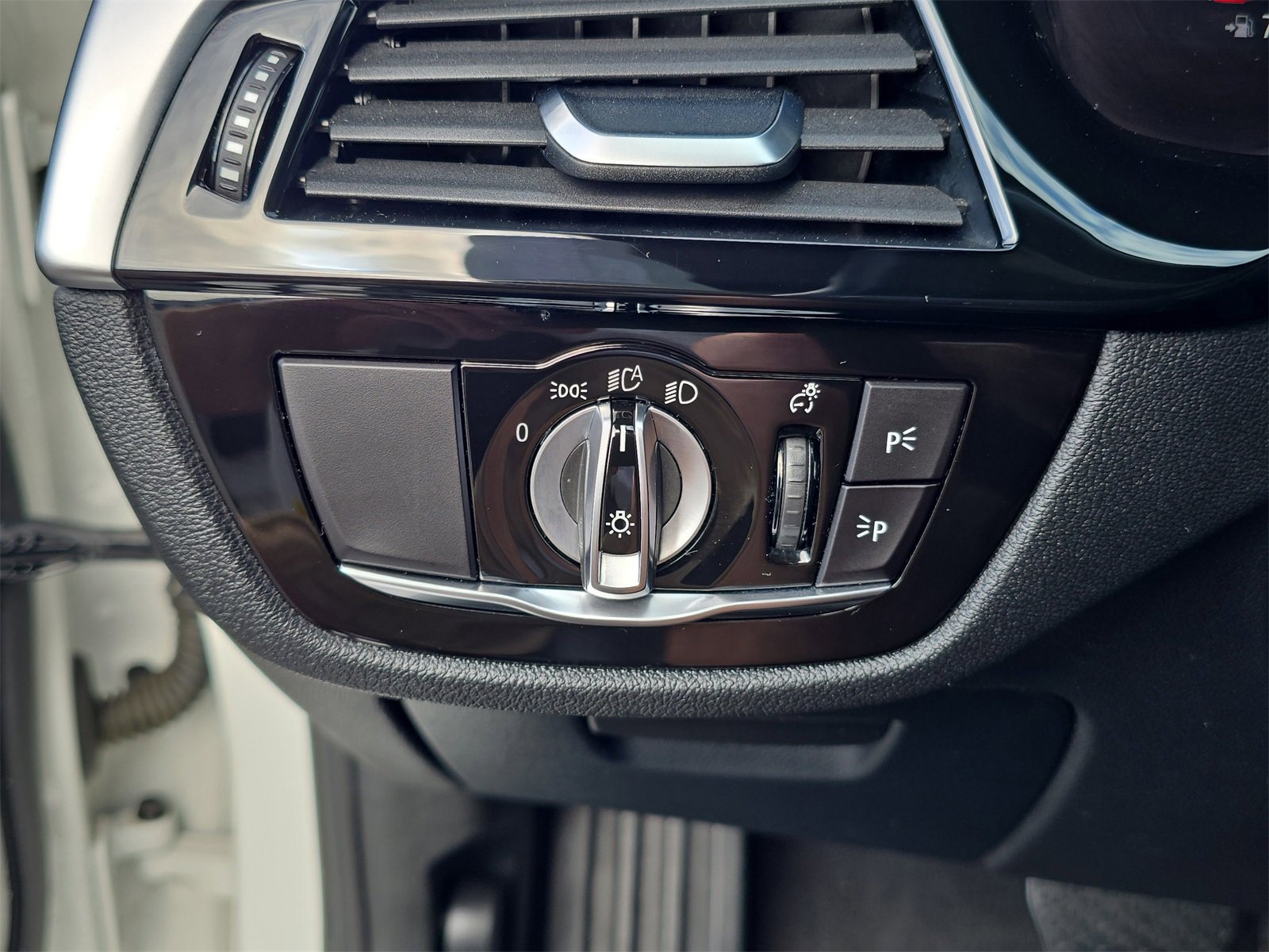 Used 2022 BMW 540i xDrive w/ Convenience Package image 22