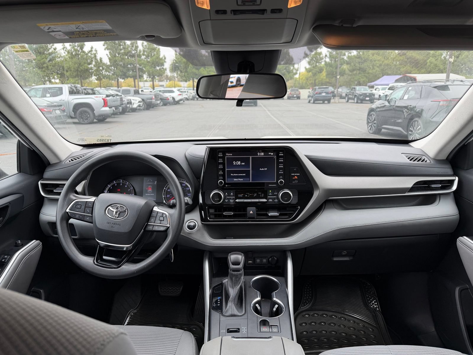 Used 2021 Toyota Highlander L FWD image 4