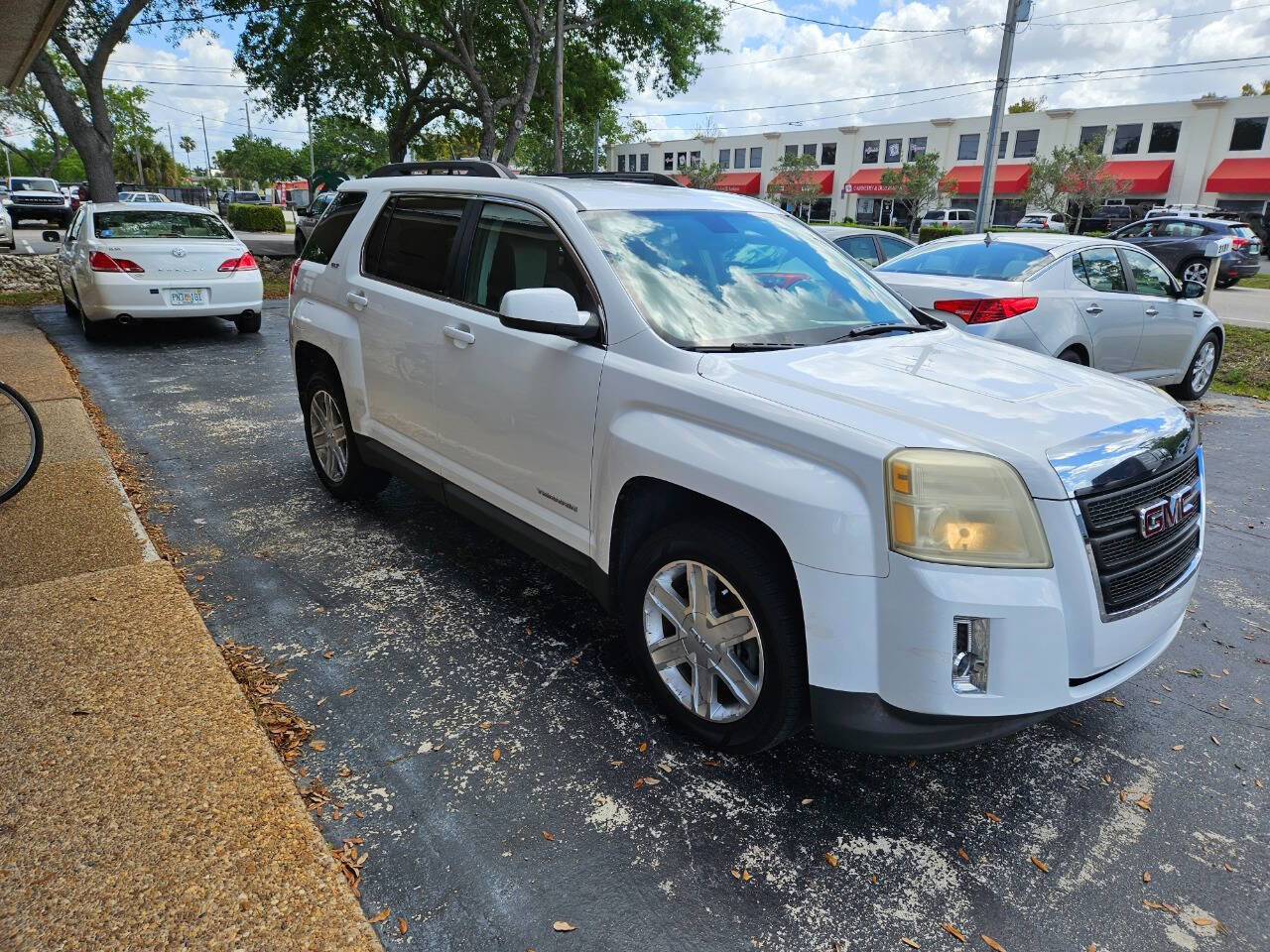 Used 2010 GMC Terrain SLT image 5