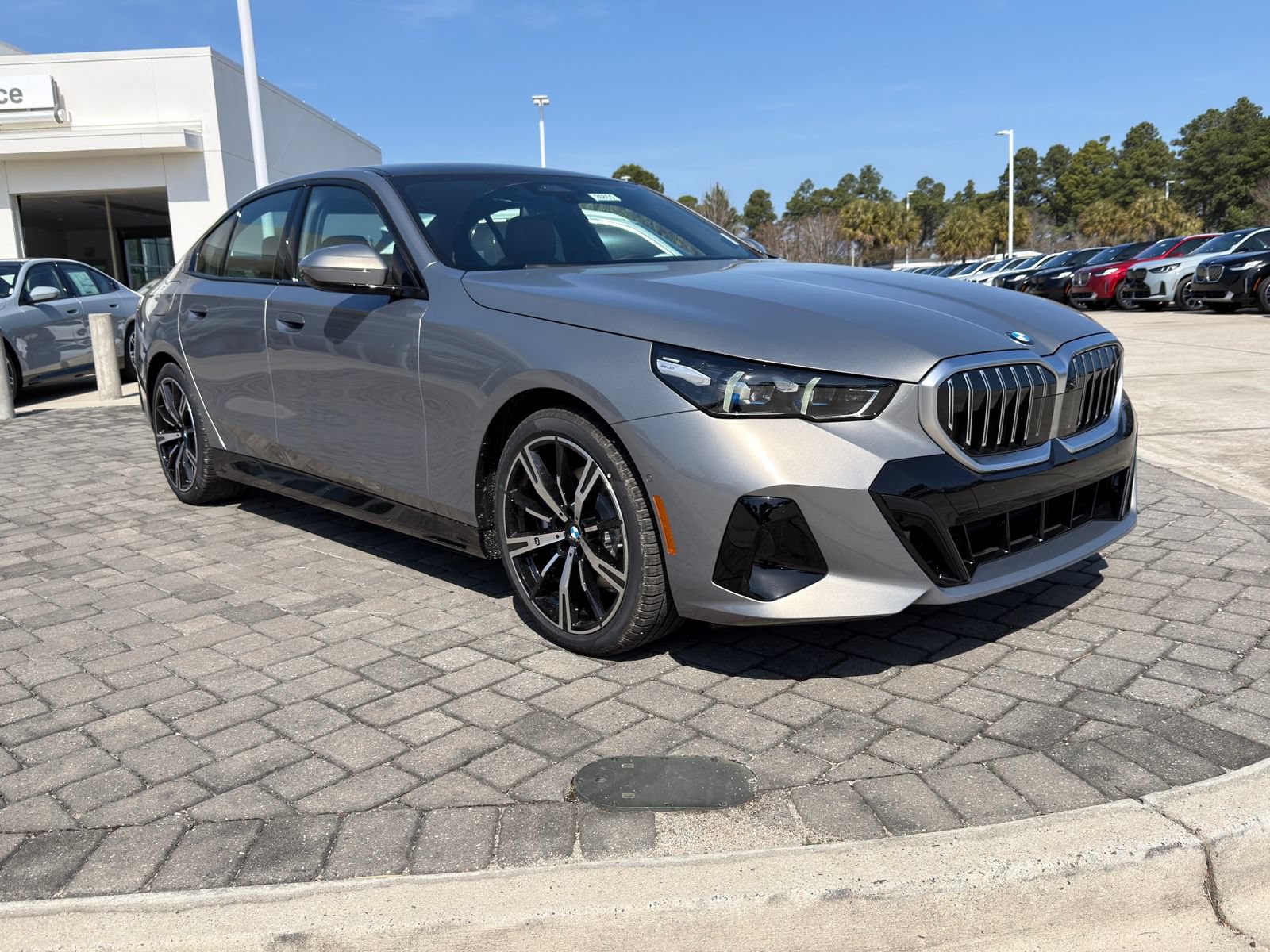New 2026 BMW 530i xDrive w/ M Sport Package AWD/4WD image 7