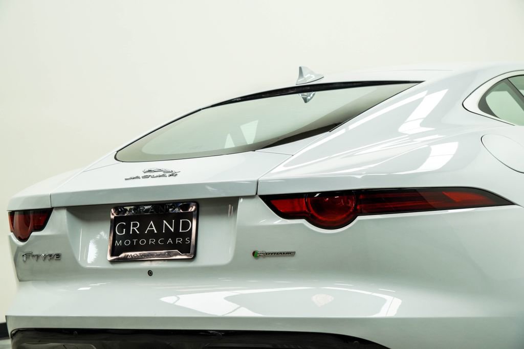 Used 2018 Jaguar F-TYPE R-Dynamic RWD image 13