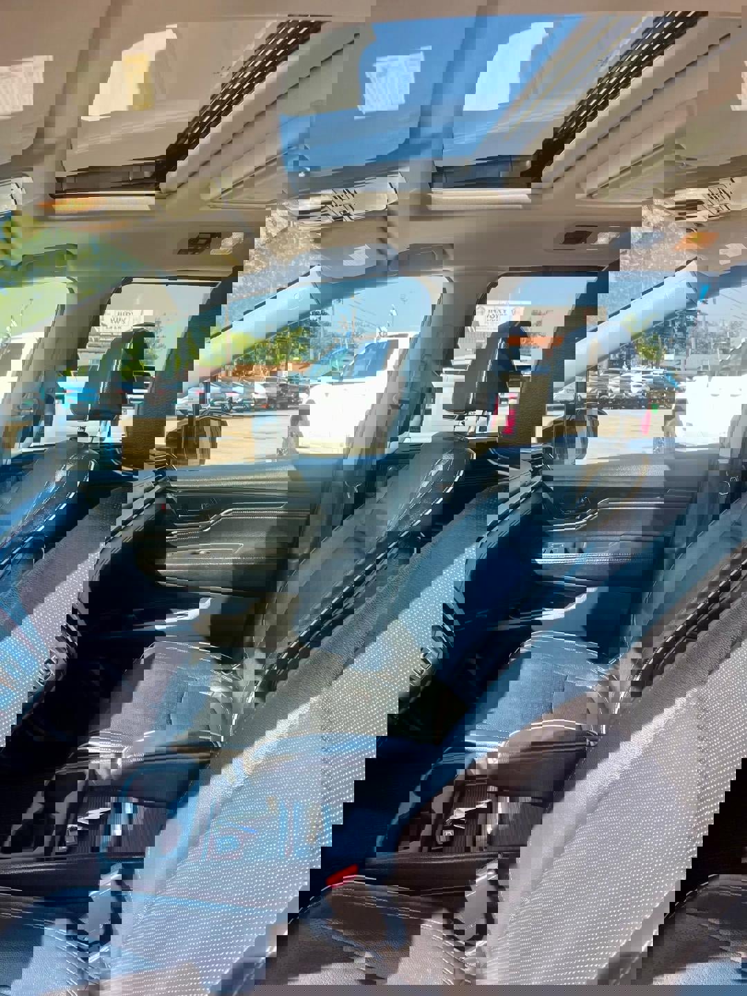 Used 2023 Honda Odyssey Elite image 14