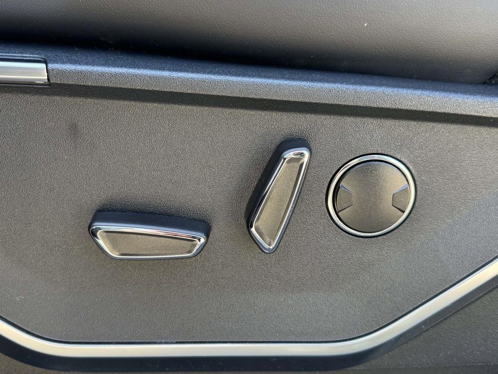 Used 2025 Ford F150 Raptor AWD/4WD image 33