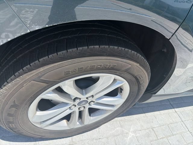 Used 2019 Ford Edge SEL w/ Equipment Group 201A FWD image 4