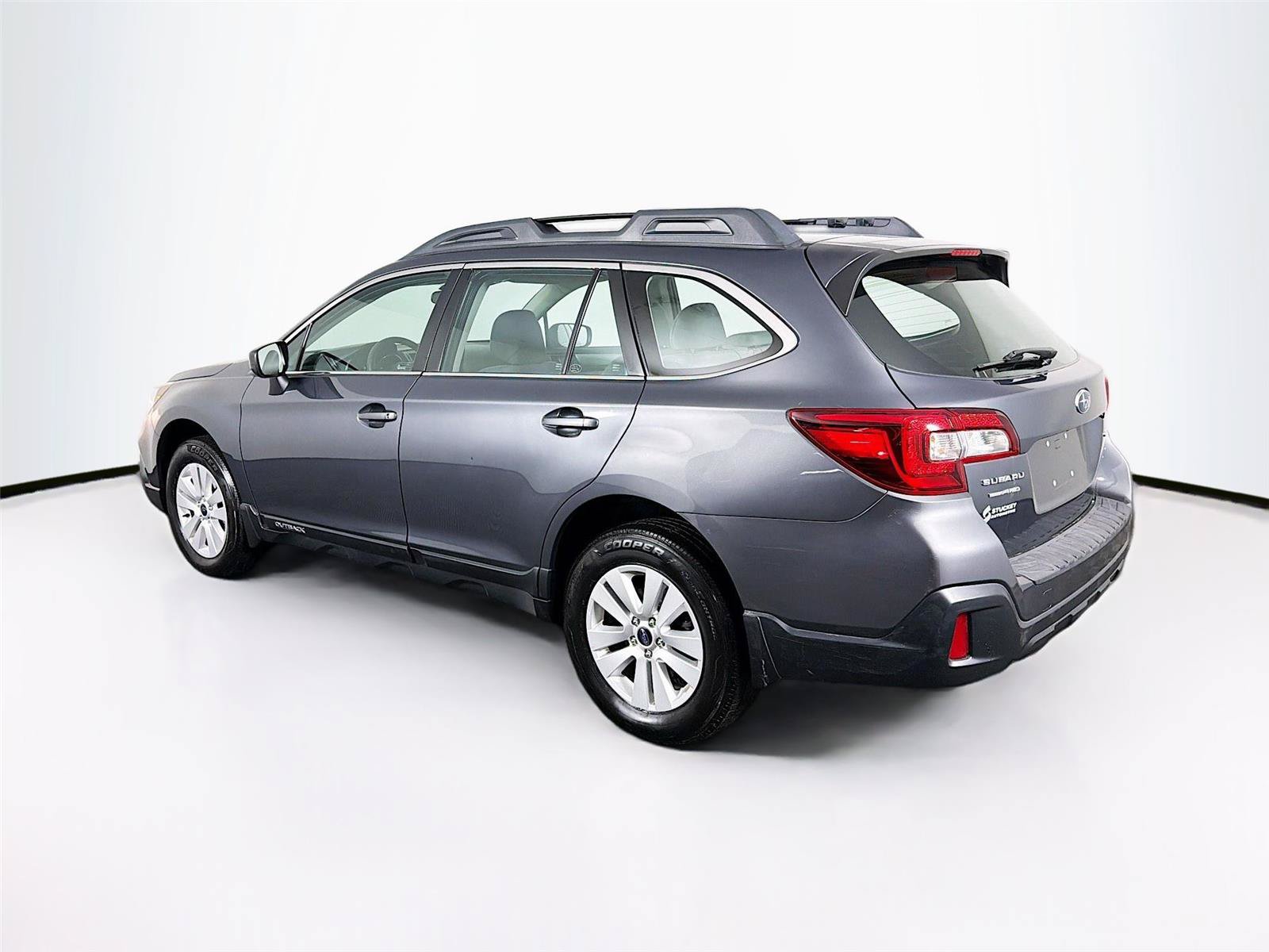 Used 2018 Subaru Outback 2.5i AWD/4WD image 9