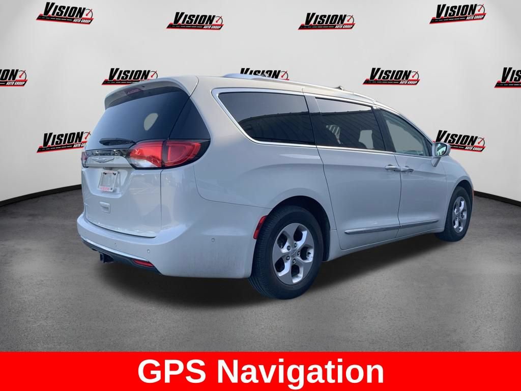 Used 2017 Chrysler Pacifica Touring-L Plus FWD image 4
