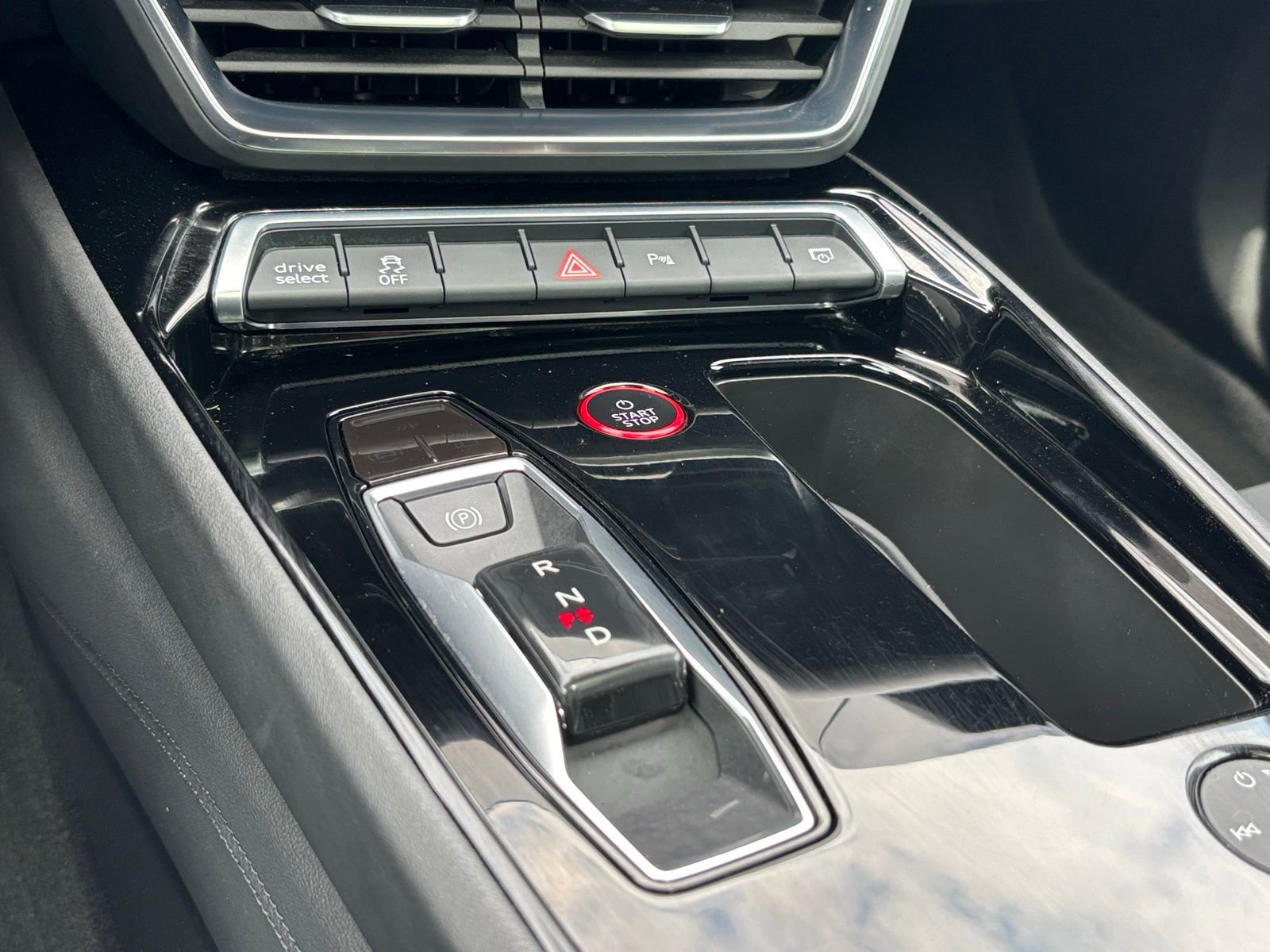 Used 2022 Audi e-tron GT Premium Plus w/ Performance Package image 22