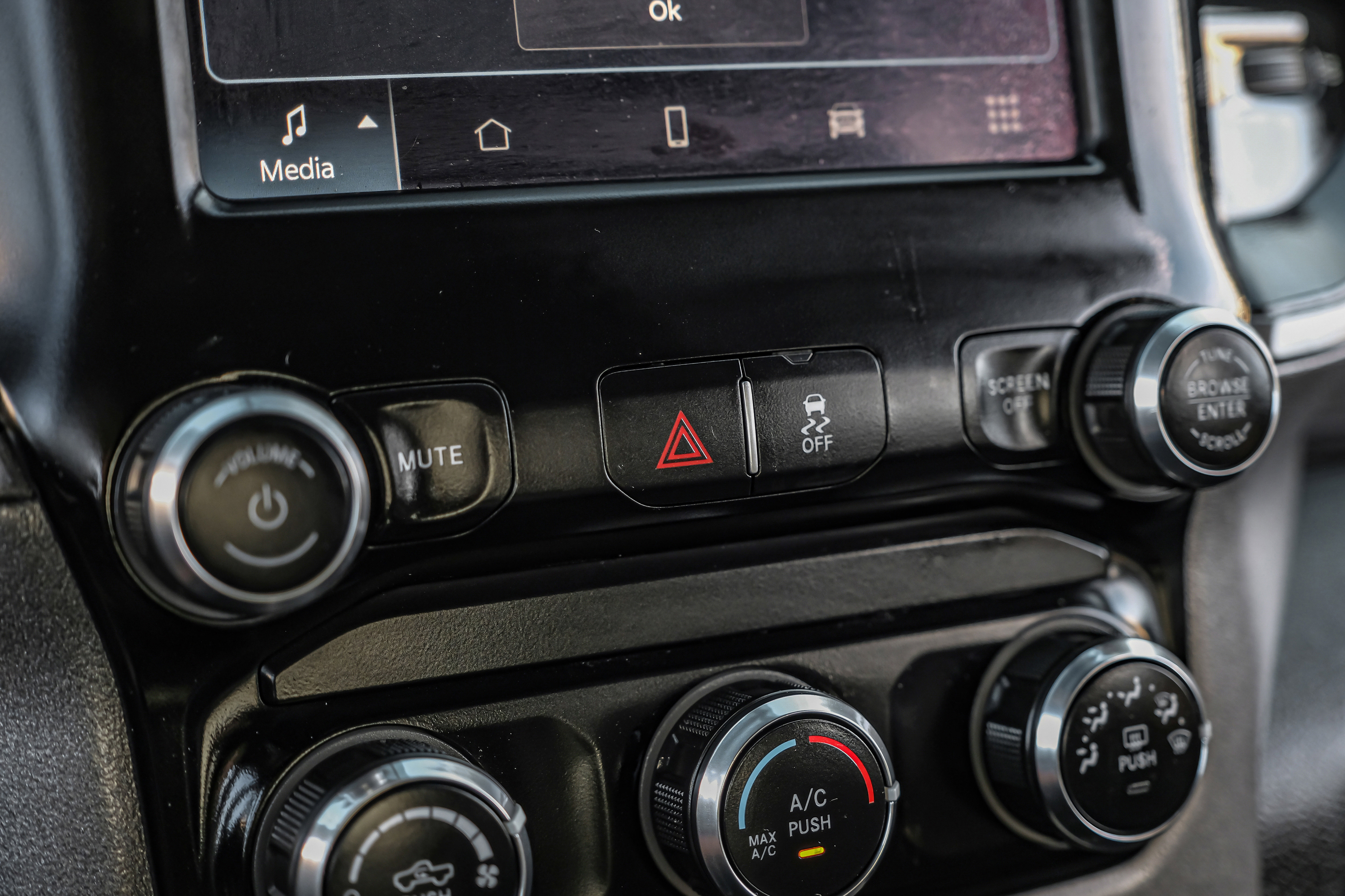 Used 2024 RAM 3500 Tradesman w/ Chrome Appearance Group image 28