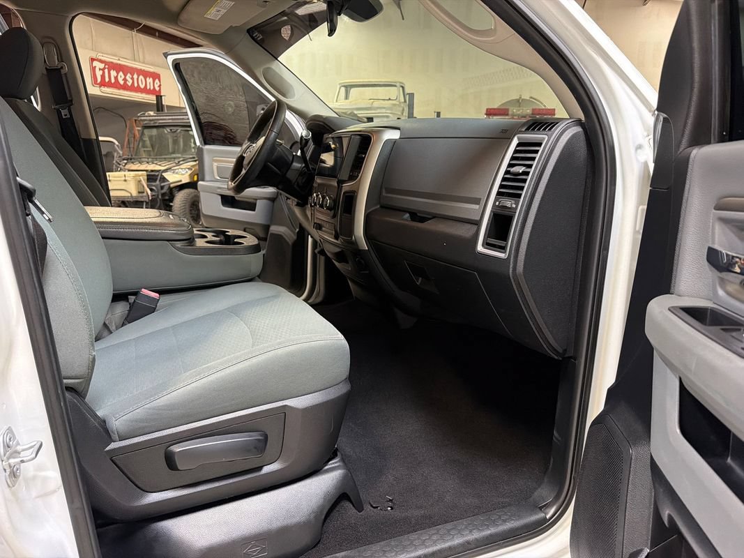 Used 2018 RAM 3500 SLT AWD/4WD image 36