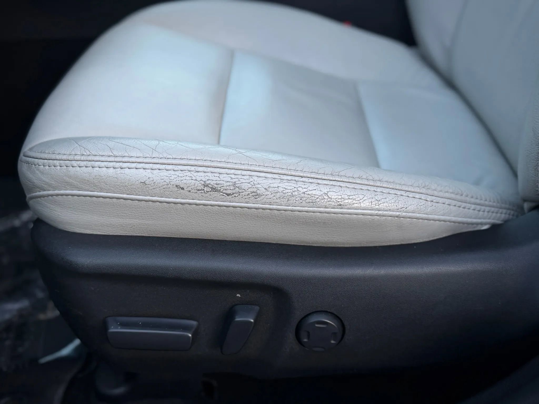 Used 2015 Toyota Avalon XLE FWD image 9