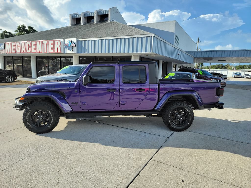 Used 2026 Jeep Gladiator Sport AWD/4WD image 2
