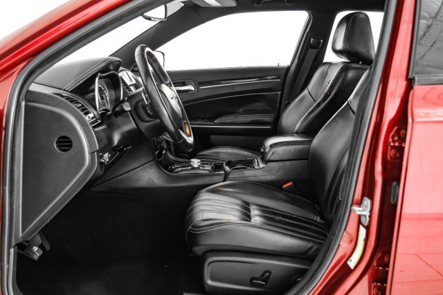 Used 2022 Chrysler 300 S image 30