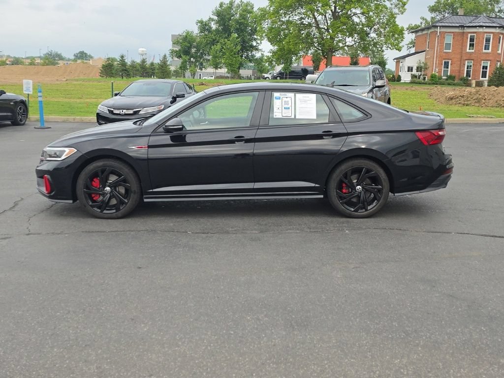 Used 2024 Volkswagen Jetta GLI Autobahn FWD image 4